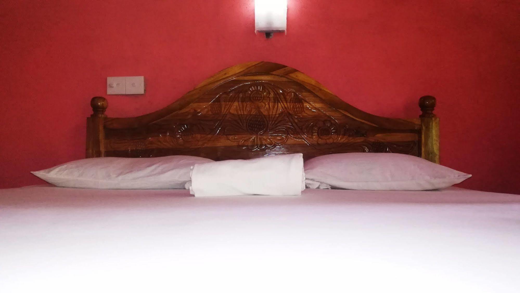 Bluesky Guest House Дамбулла Екстер'єр фото